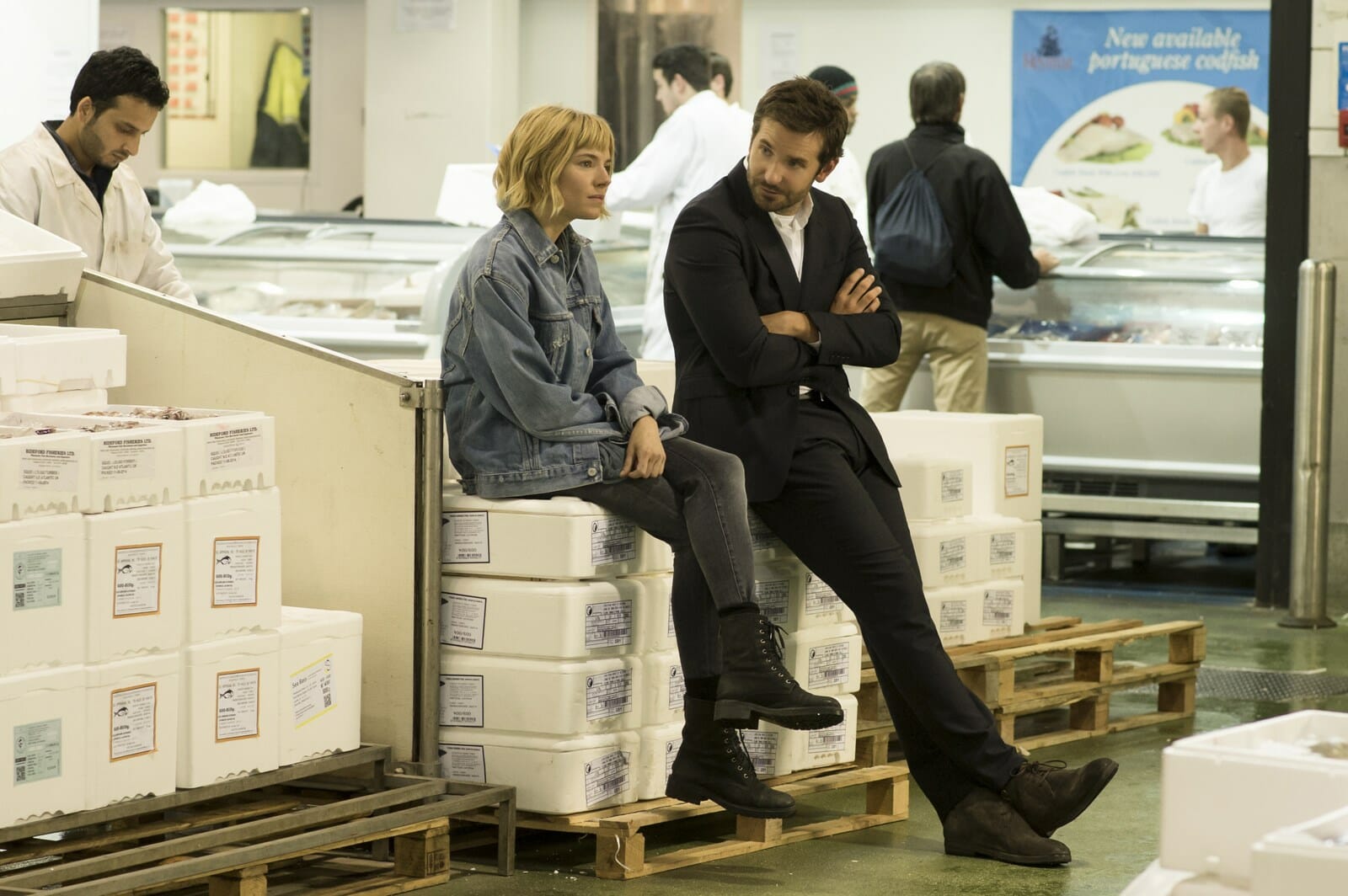 A-Vif-Bradley-Cooper-Sienna-Miller