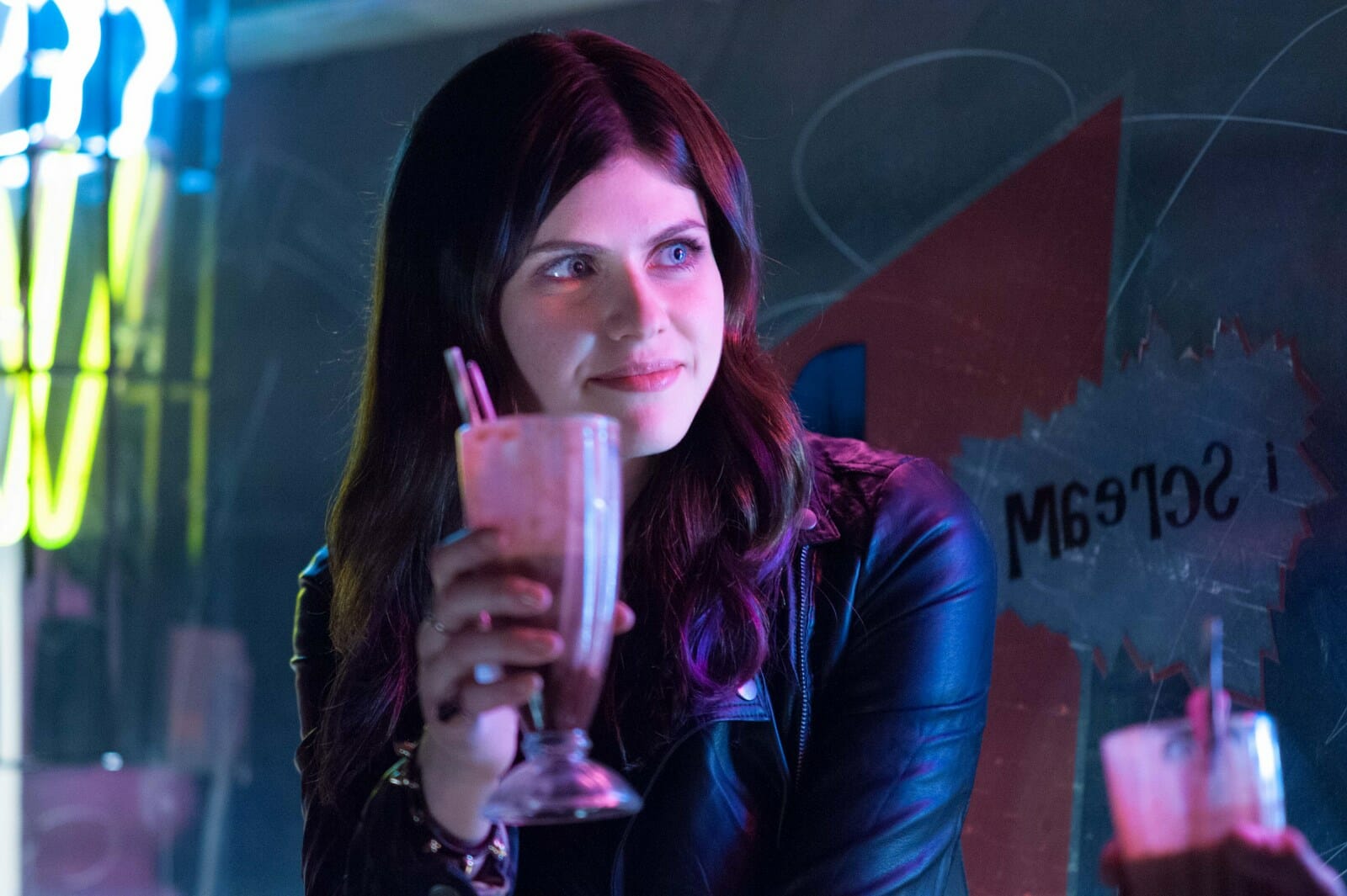 Burying-The-Ex-Alexandra-Daddario