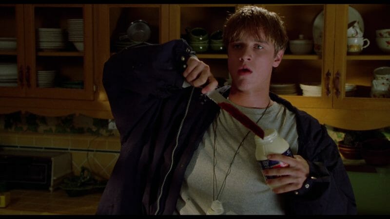 La-main-qui-tue-Devon-Sawa