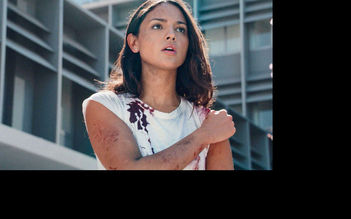 Ambulance-Eiza-Gonzalez
